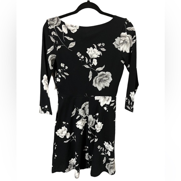 Old Navy Casual Dress - Picture 4 of 7